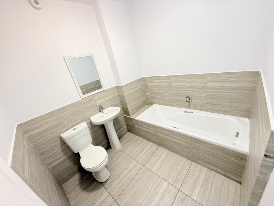 2 Bedroom Property for Sale in Parklands North Western Cape